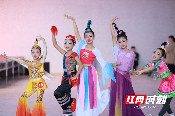 比赛|通道：少年怀梦竞技 芙蓉学校搭台