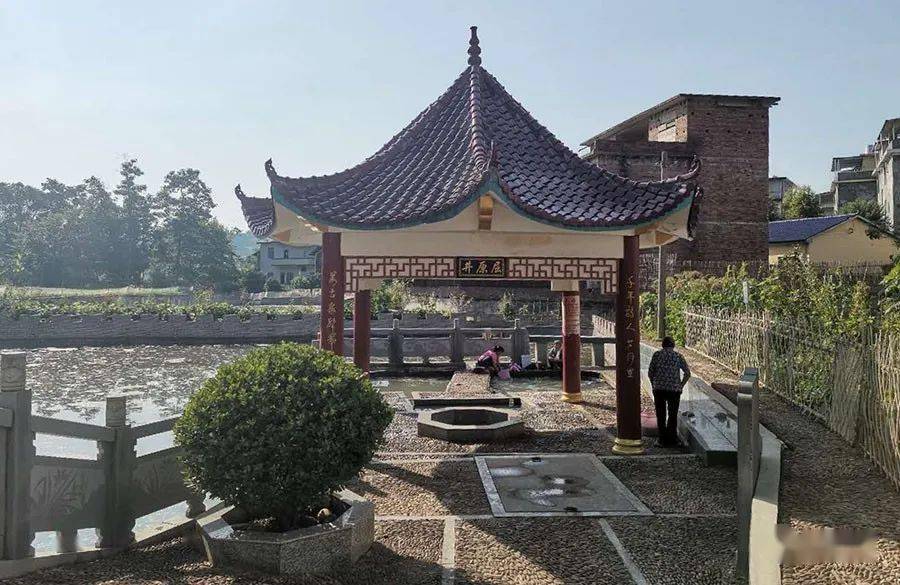 九塘村：发扬屈原精神 建设平安幸福新乡村_村民