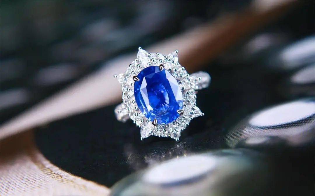 珠宝|“上海名媛群”翻车引众嘲？真正的名媛笑而不语......