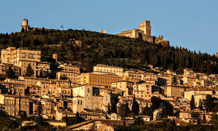 英雄|周之桓评《中世纪的英雄与奇观》〡历史与传说之间的中世纪