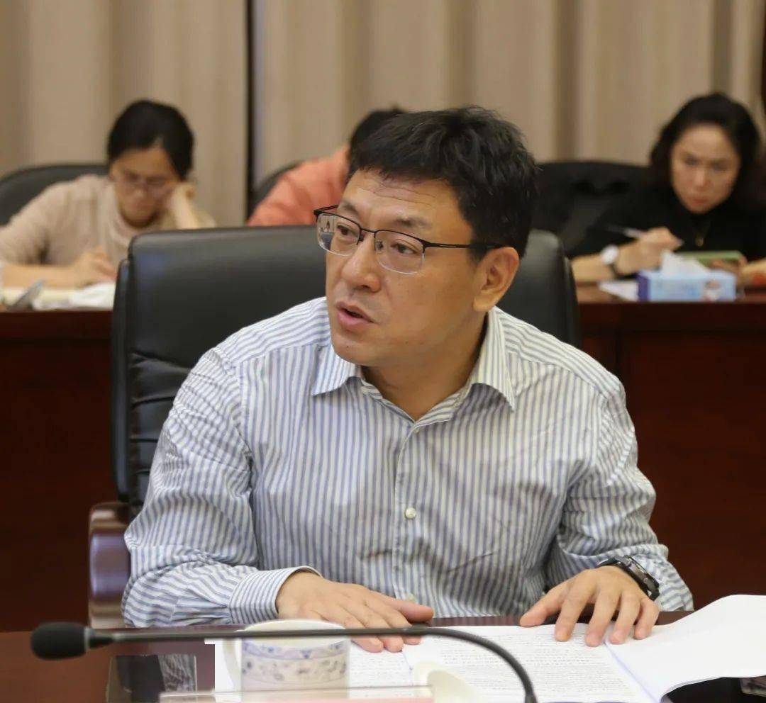 钢民革区委主委江天熙会上,中共静安区委常委,副区长刘燮首先就静安