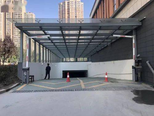 地下|西安经开区多所学校将启用“地下接送系统”！1000+车位，连接地铁！