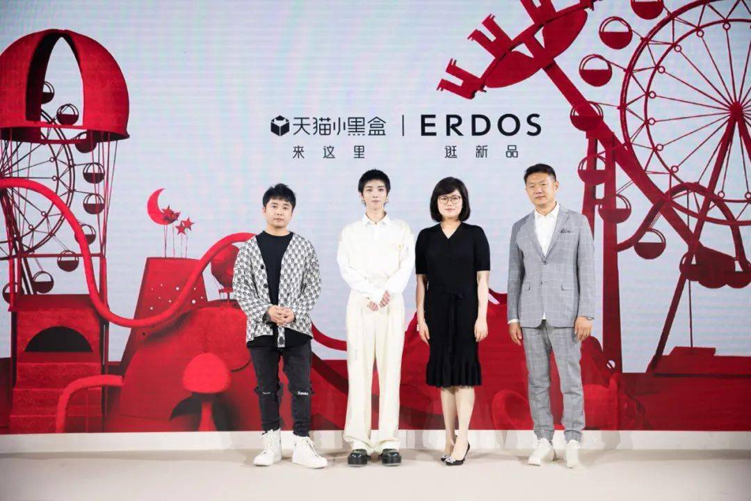 吉娜|第13届金鹰节开幕，《以家人之名》重聚合唱，吉娜官宣怀孕...