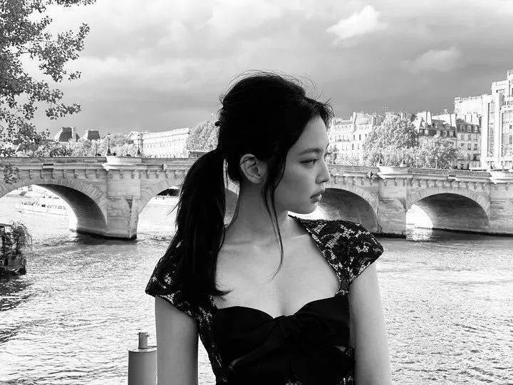 时髦女孩|被“高颅顶”审美毁掉的时髦女孩们