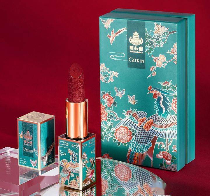 颐和园|中国风雕花口红，颐和园这套口红美到舍不得涂！