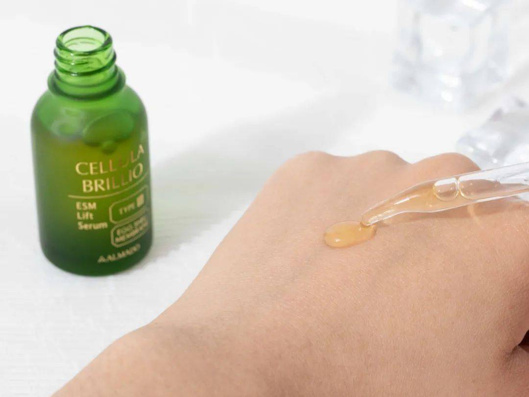 肌肤|樱花妹满脸的胶原蛋白,都是这个日本“小棕瓶”抹出来的