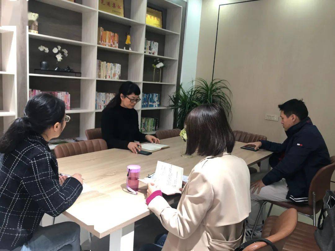 第七次人口普查员不参与_人口普查员证件图片