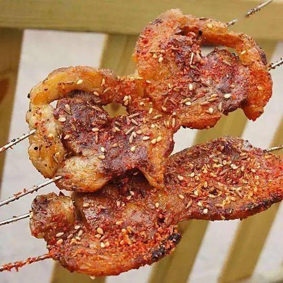 新疆|一口跨越3600公里！新疆正宗羊肉串新店开业买1送1！啤酒畅饮...