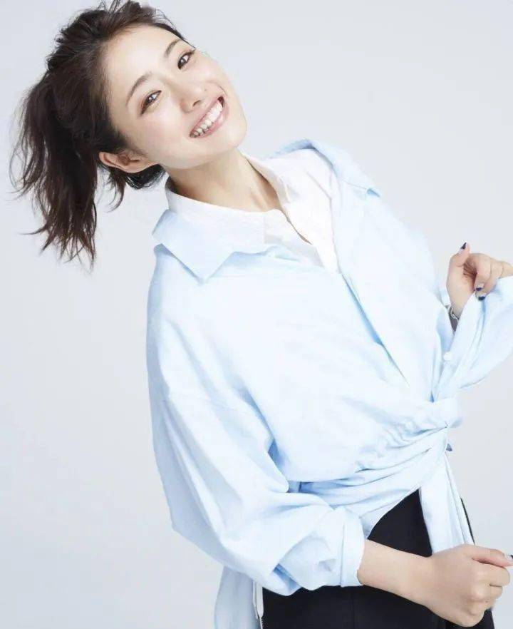 颜官宣|日本神颜官宣结婚!从“黑土胖”到“白美瘦”完美逆袭,期待她下一个高光!