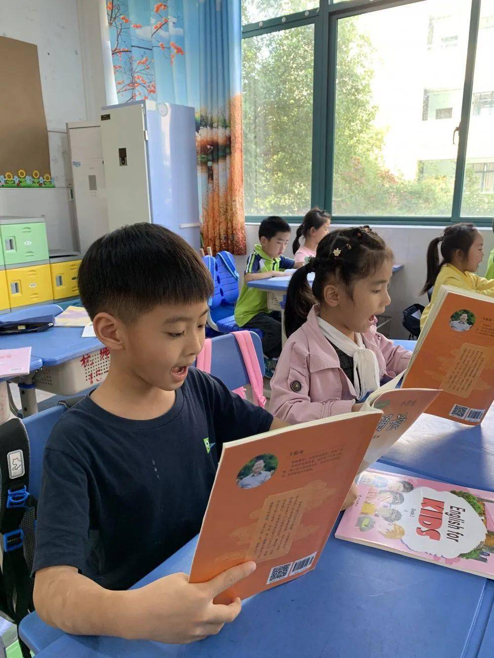 怎么教小孩排队 687039b6f8f04281a65bd47239563c44.jpeg