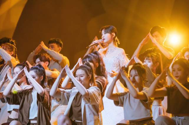 白羽|周笔畅金鹰节献唱 白羽轻柔梦幻唯美