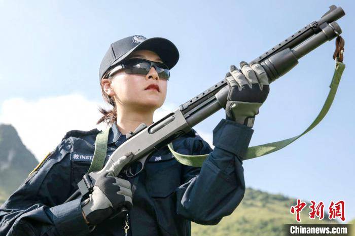 训练|广西出入境边防检查总站唯一警务实战女教官的铁骨柔情