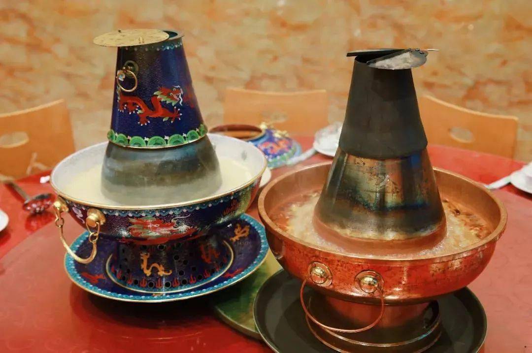 烧烤|用一口锅吸引了90%的回头客！更牛的是...十堰这家人气餐饮店