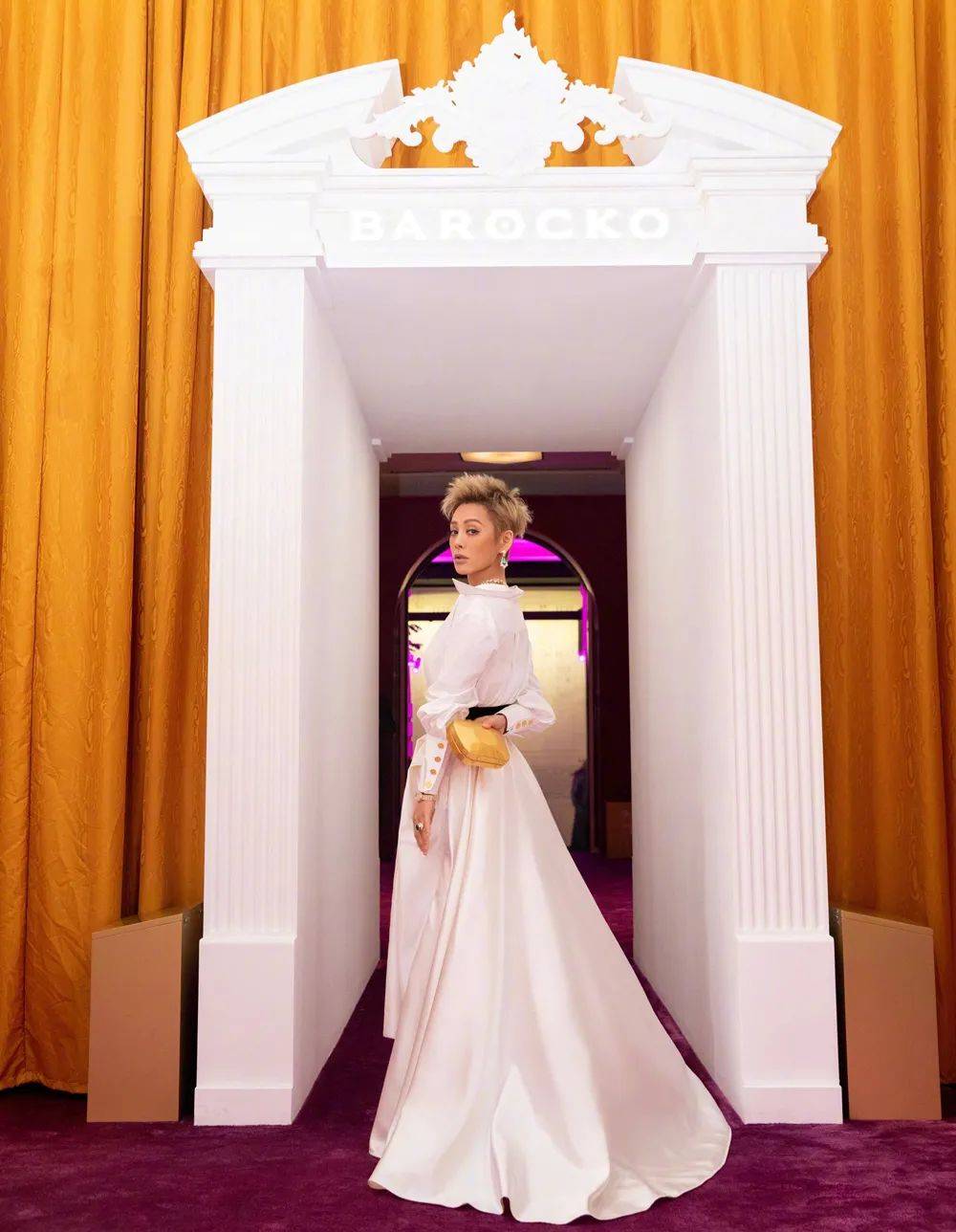 宝格丽|气哭了 | 钟楚曦戴14克拉宝格丽项链，却被上海名媛无情压制