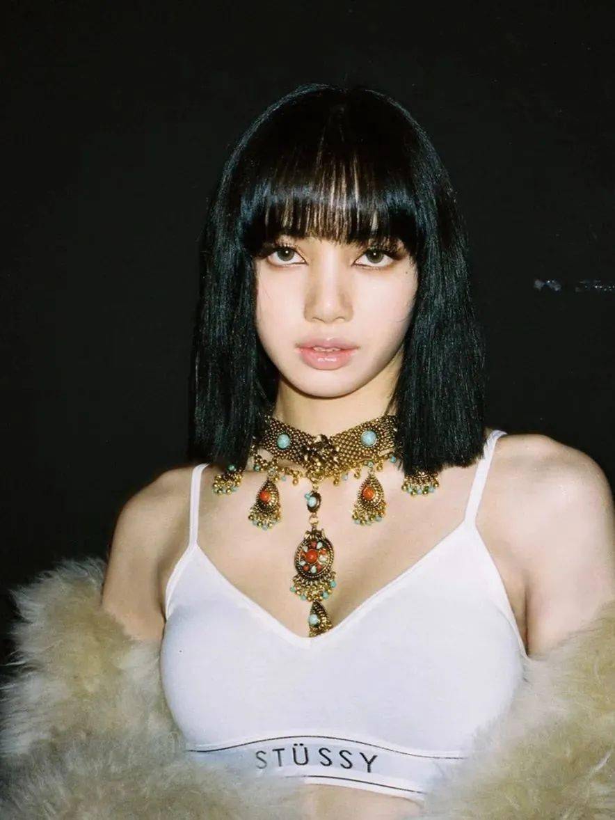 短发|Lisa亲身示范，短发女生真的可以性感又可爱！