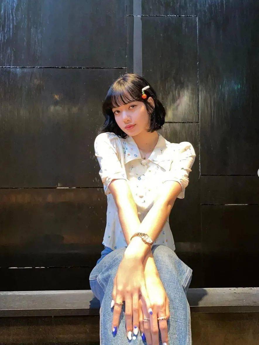 短发|Lisa亲身示范，短发女生真的可以性感又可爱！