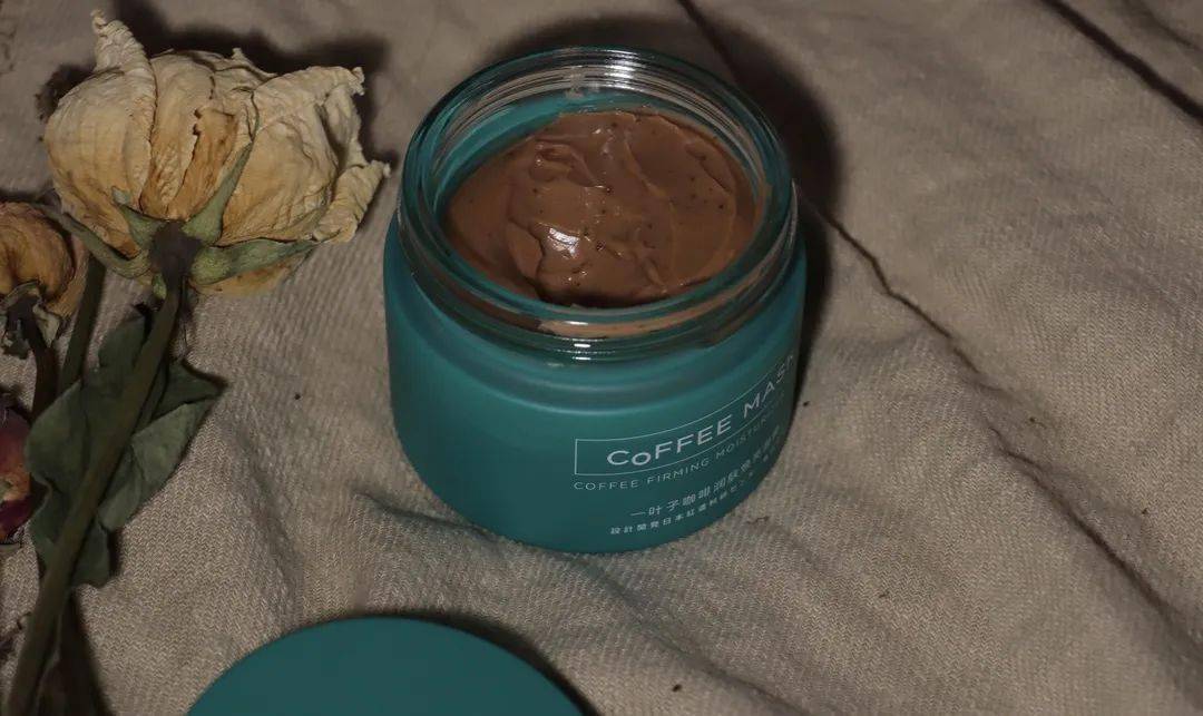 爱用|我的化妆台C位 | 国货之光!美容编辑的C位爱用正式成团出道!