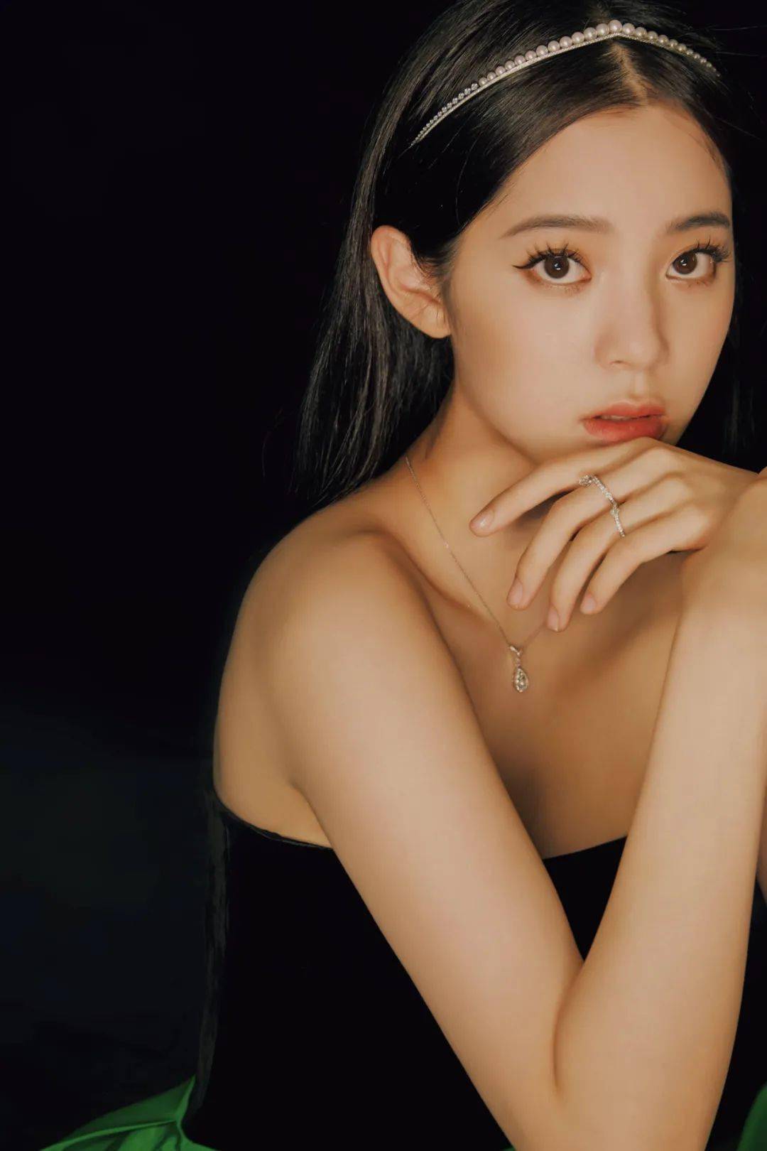 娜娜|少女美成了画中人？想给欧阳娜娜的造型师多加两个鸡腿！