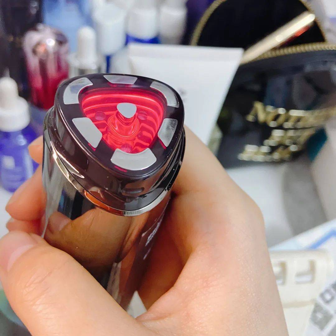 爱用|我的化妆台C位 | 国货之光!美容编辑的C位爱用正式成团出道!