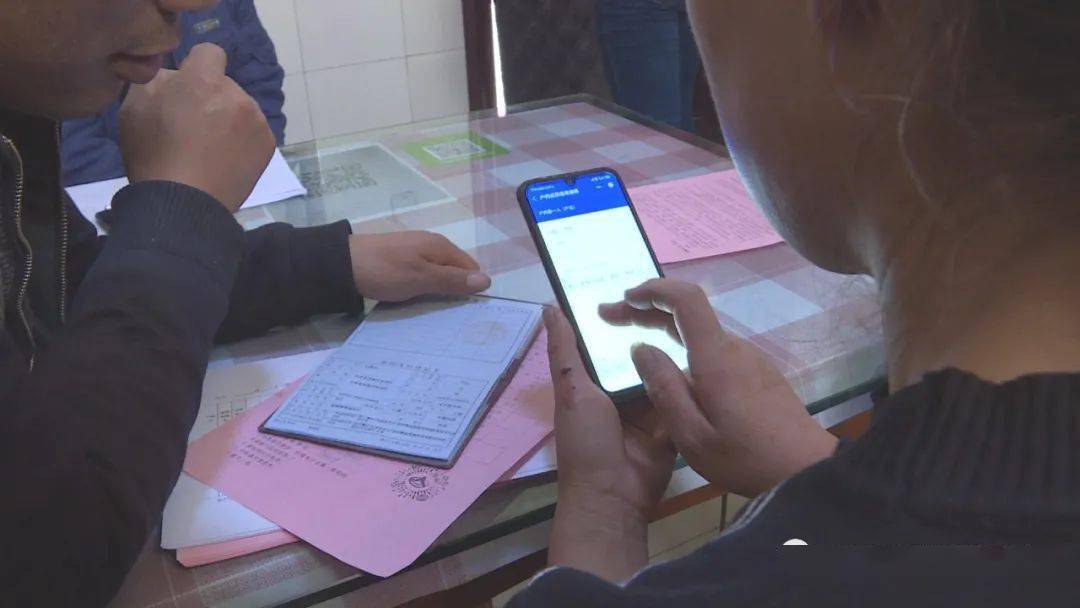 人口调查敲门吗_当幸福来敲门(2)