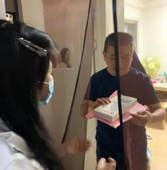 人口普查员喊到_人口普查员证件图片