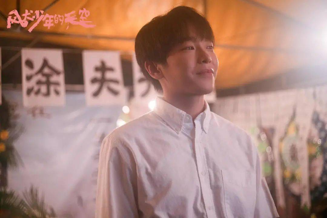 大招|为打破秋冬沉闷，爱豆们发出哪些「妆容大招」？