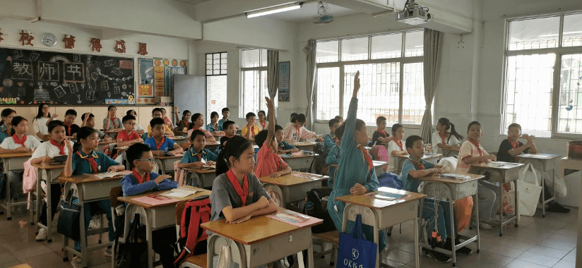 校园人口普查员_人口普查员证件图片