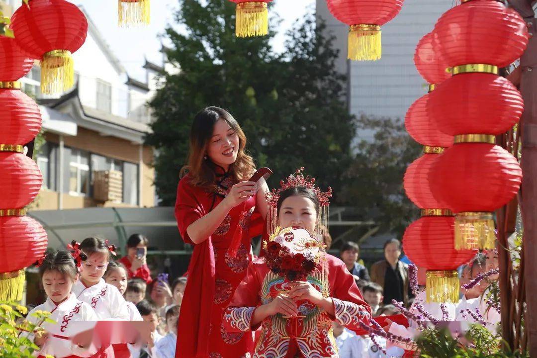 中国结婚视频跳舞 27595f3debc94f0390d7a7decea13af0.jpeg