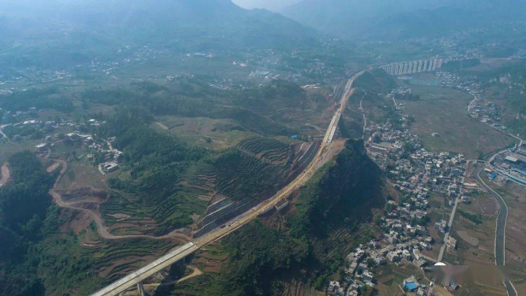 速看!镇雄在建高速公路高清组图流出,其中两条计划年底通车!