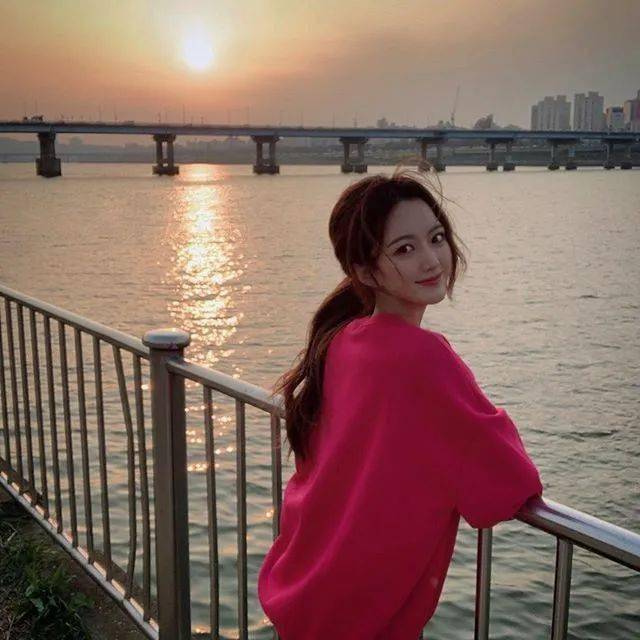 瑞小美|答应我，下次剪头发带着BLACKPINK的新专辑去好吗？