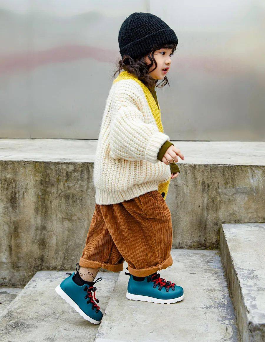 鞋子|好物推荐 | 来自加拿大的马丁靴，轻便保暖，不怕水，大人小孩一起穿！