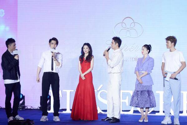 活动|张庭坚持创业助人 众明星好友力捧