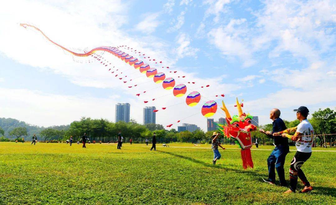 今天鸳鸯湖上空彩鹞满天,有你放的那只吗?_风筝