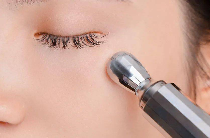 智商|捌种草 | 说眼霜都是智商税的，那是你还没遇到它！