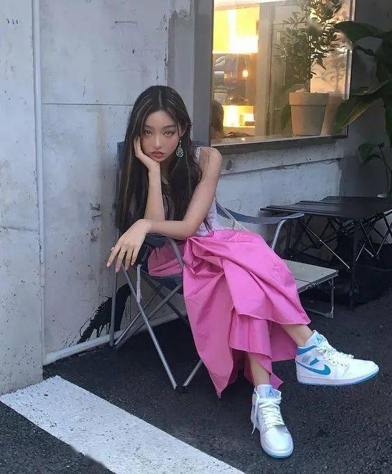 瑞小美|答应我，下次剪头发带着BLACKPINK的新专辑去好吗？