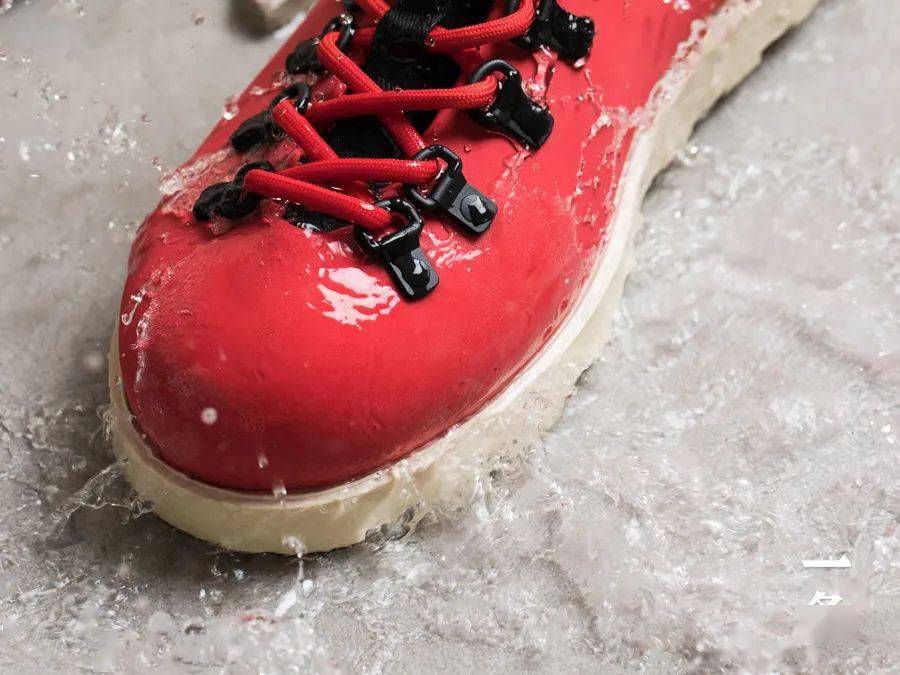 鞋子|好物推荐 | 来自加拿大的马丁靴，轻便保暖，不怕水，大人小孩一起穿！