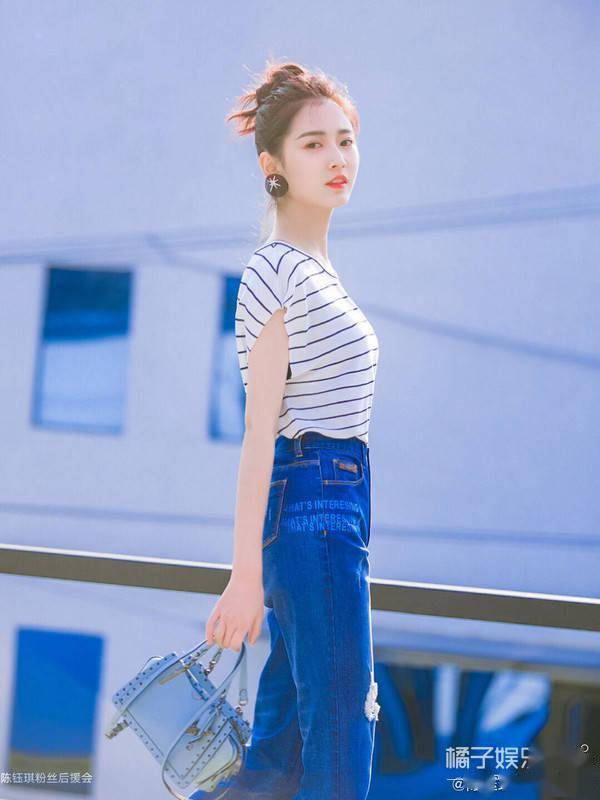 小鞠|她的化妆师该下岗了吧...