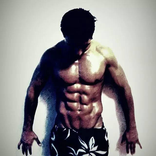 腹肌|健身40天，他从大肚男变腹肌型男，看到他的训练我自卑了.....