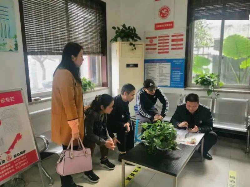 街道积极开展人口普查摸底工作_人口普查入户摸底图片(2)