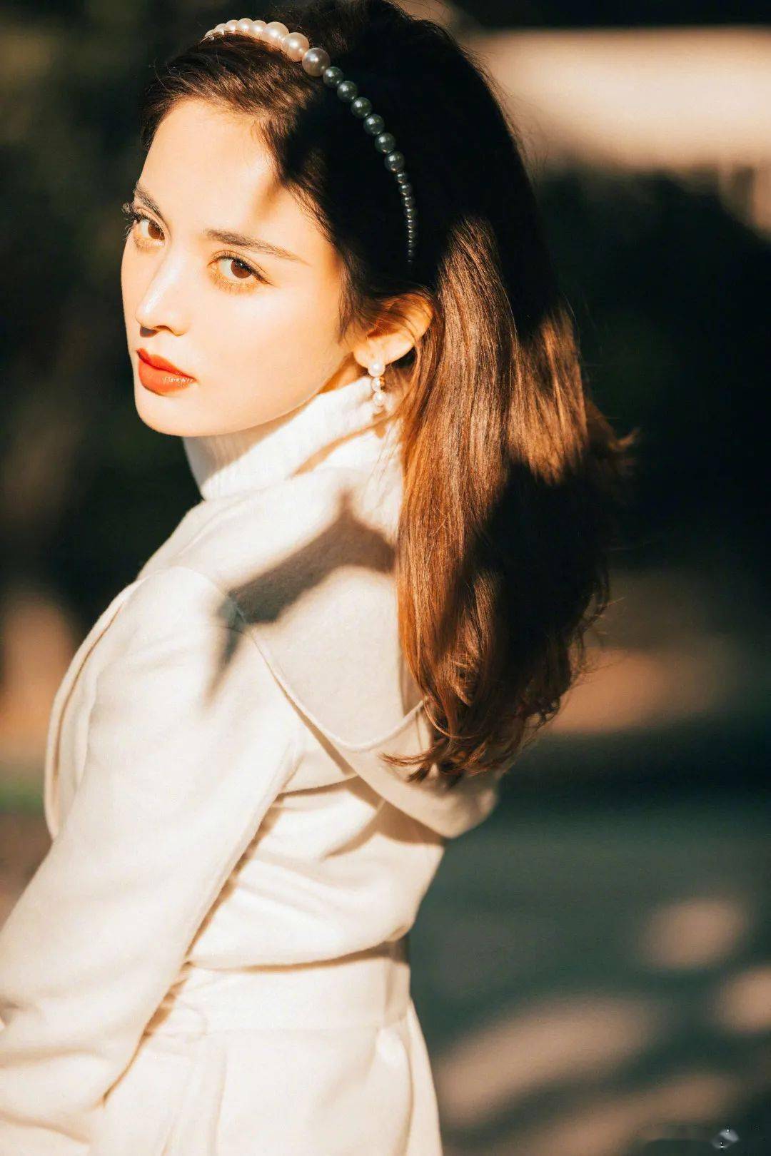 感觉|刘诗诗、宋茜都在画的秋冬暖阳妆，谁不爱呢？