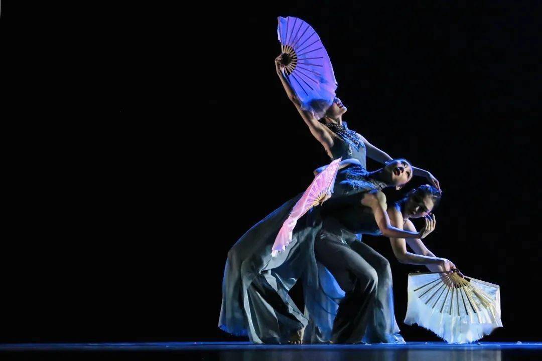 谢雨帆,李晨赛,谭舒雨演员:谢雨帆,吴咏琪,杜欣雨《热巴舞人》编导