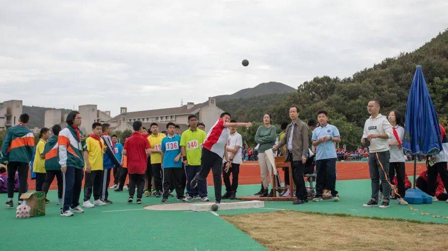 赛场内外精彩永恒普陀二中第61届师生体育运动会