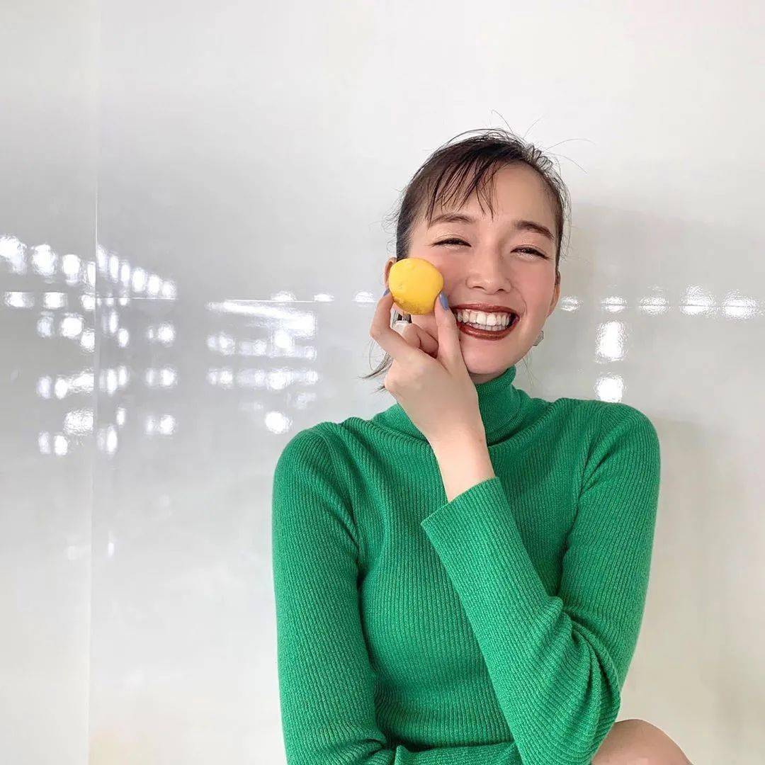 涂谁|足以让你时髦整个秋冬的棕色唇，谁涂谁好看