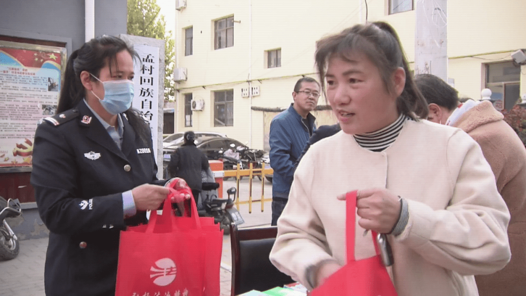 孟村镇:《民法典》普法宣传"赶大集",服务群众零距离