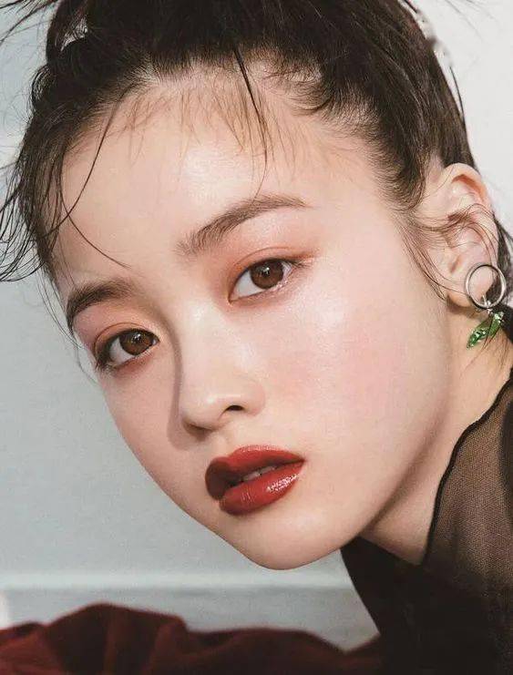 涂谁|足以让你时髦整个秋冬的棕色唇，谁涂谁好看