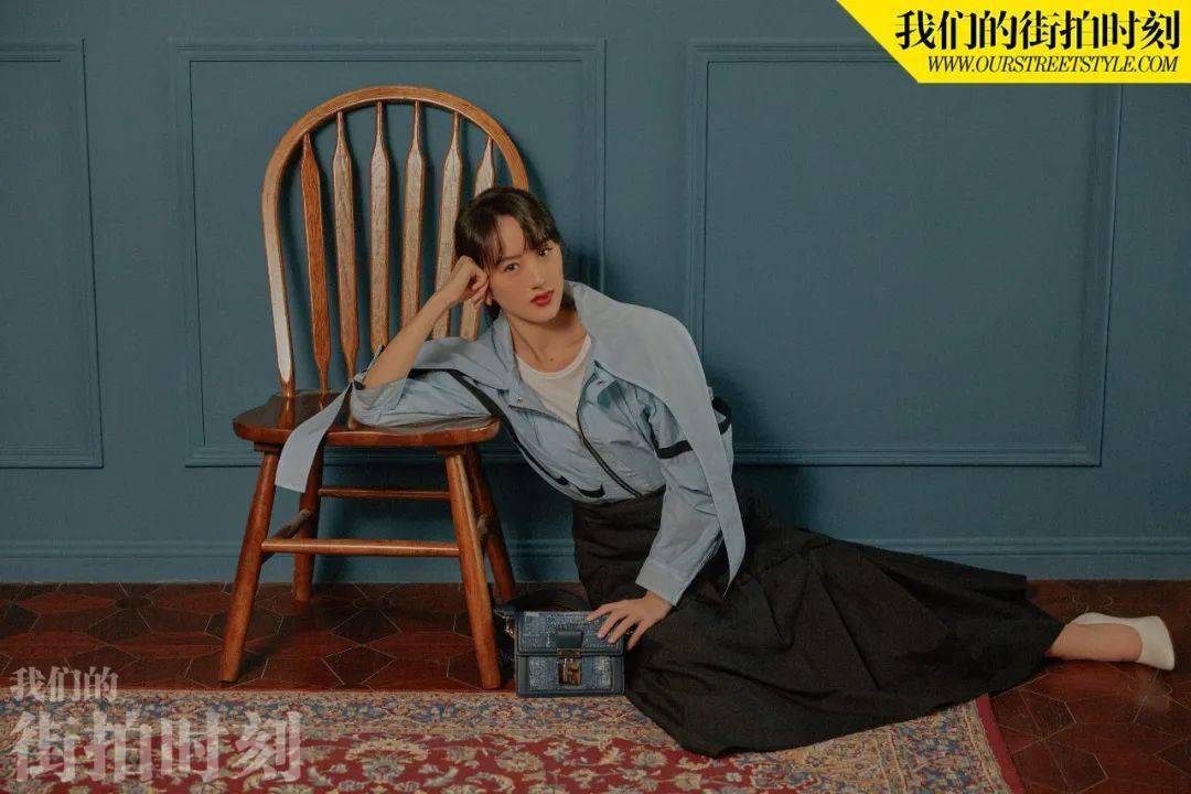 时装|胡杏儿 唐艺昕 张梓琳 TA们的穿搭满足你的秋日绮想吗？