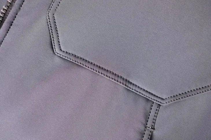 羽绒服什么面料耐脏不沾灰 3ba48ee6a7c447eebf4f3833f75059a5.jpeg