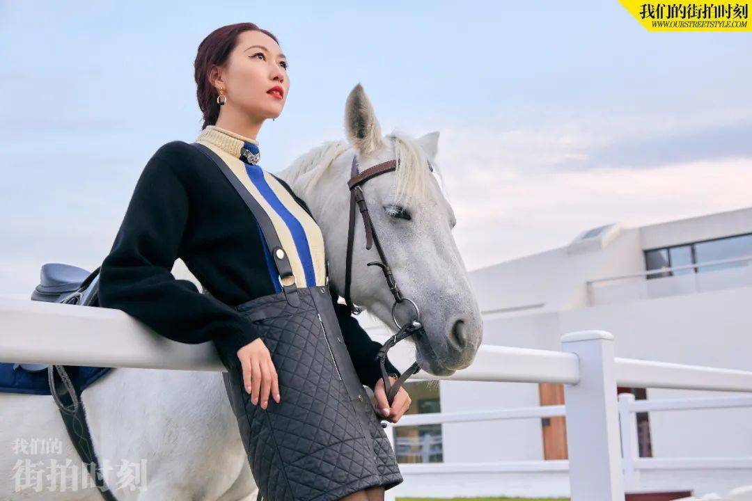 时装|胡杏儿 唐艺昕 张梓琳 TA们的穿搭满足你的秋日绮想吗？