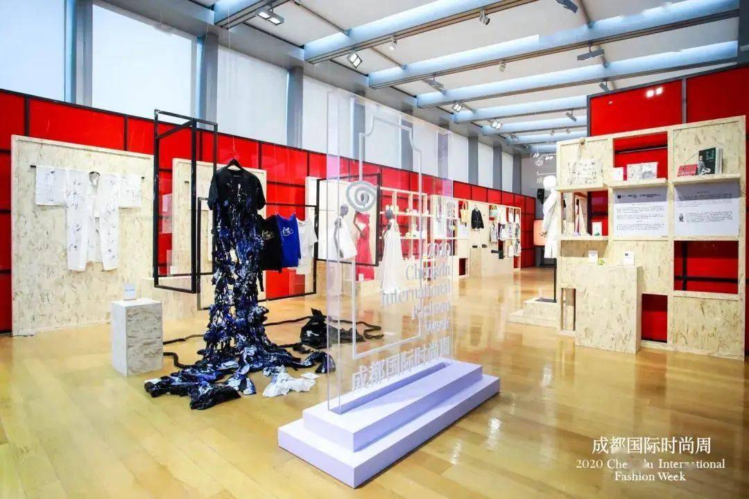 时尚|半个娱乐圈都来了！成都凭什么？