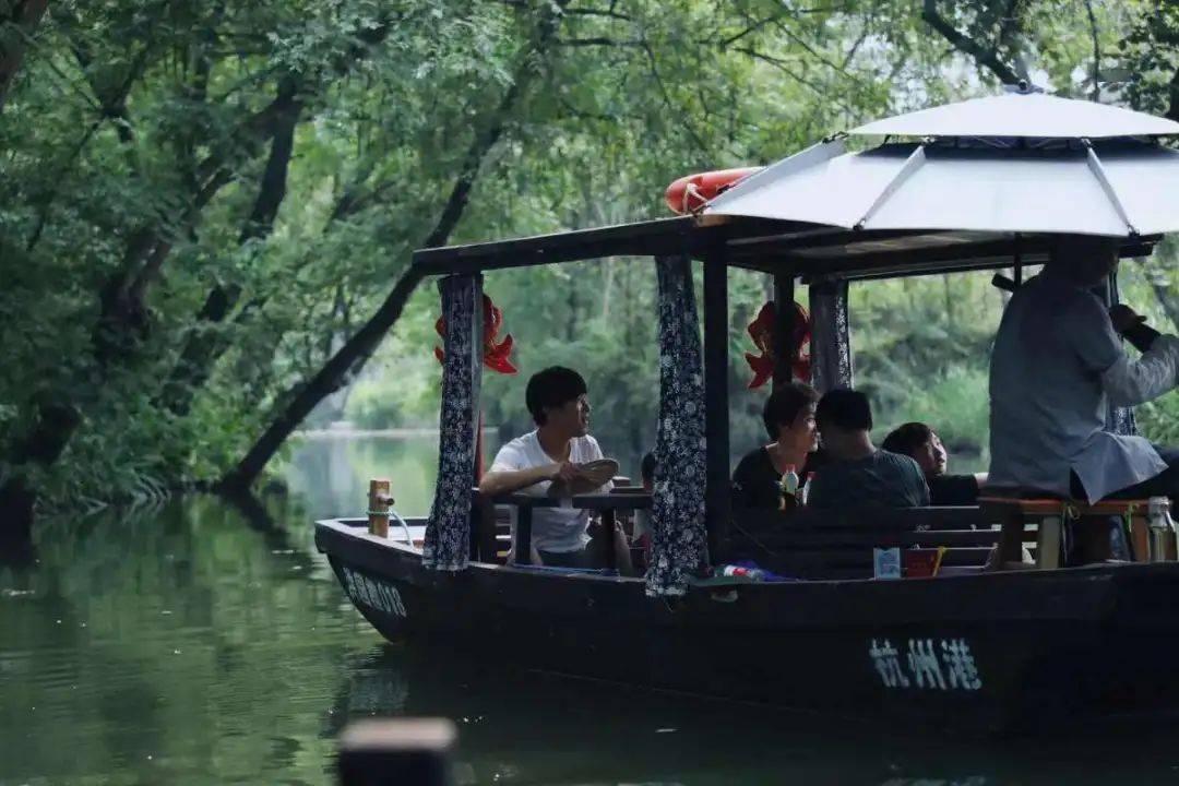 西湖游玩攻略11月份 773991486fc34b8f83666fc12ee75cb5.jpeg